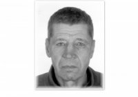zdjęcie przedstawia zaginionego Sławomira Talarowskiego. Mężczyzna w wieku średnim, twarz jest szczupła, nos średniej wielkości. Zdjęcie portretowe przodem.
